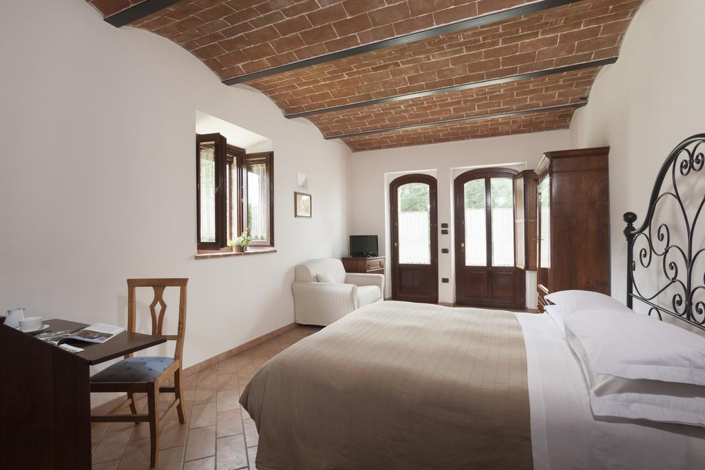Agriturismo La Collina Пиенца Экстерьер фото